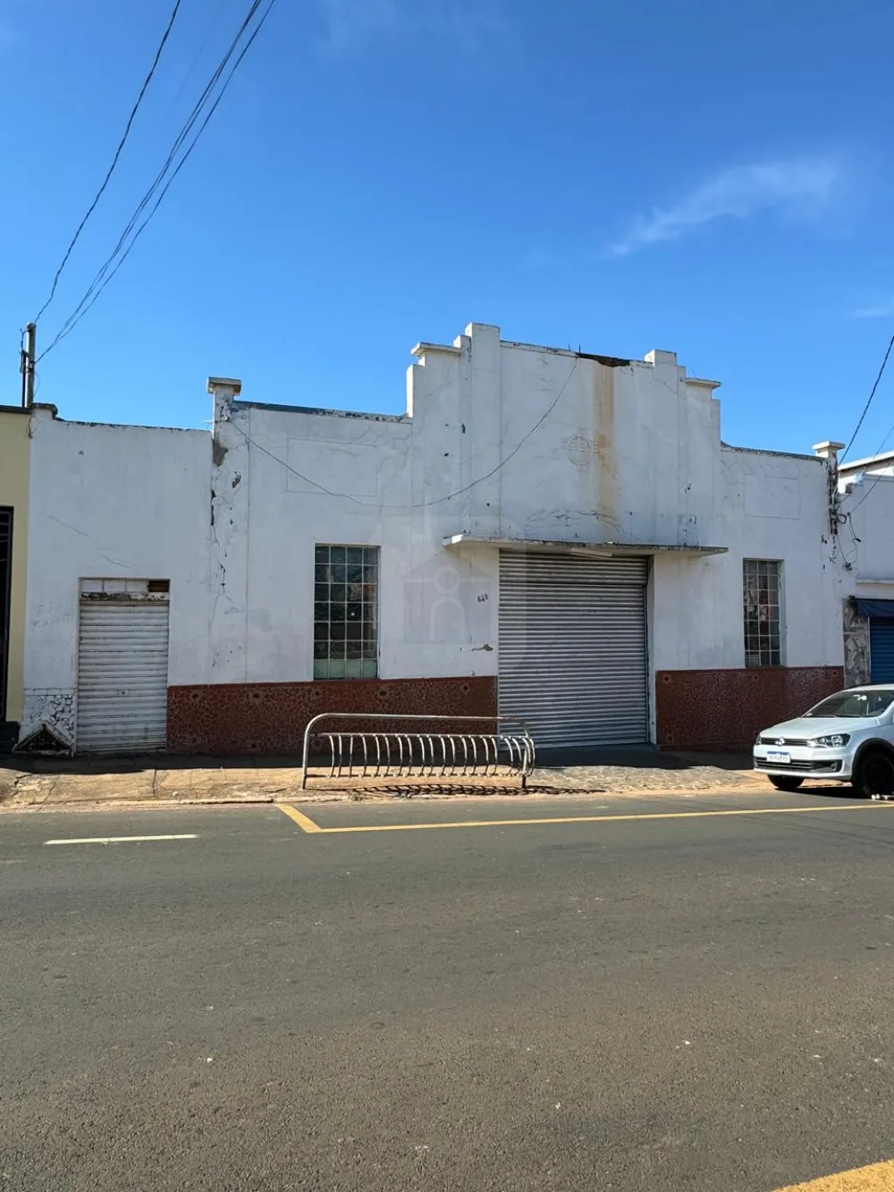 Alugar Comercial / Galp&atilde;o em Araguari R$ 5.000,00 - Foto 2