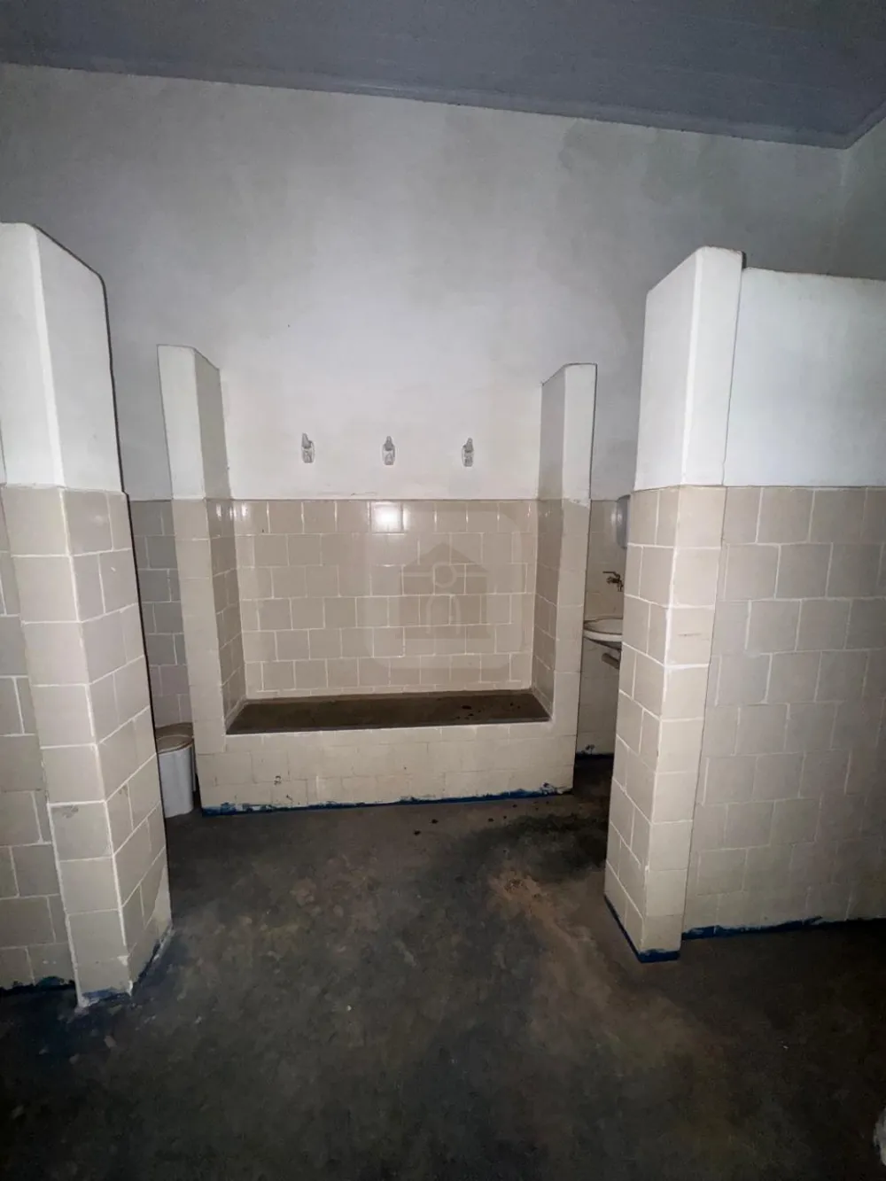 Alugar Comercial / Galp&atilde;o em Araguari R$ 5.000,00 - Foto 5