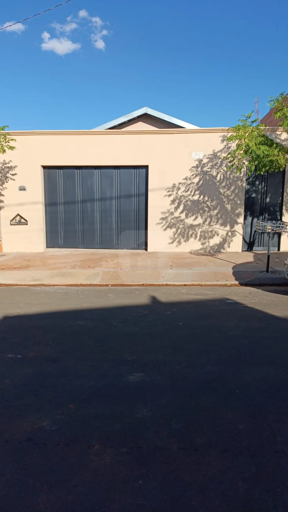 Alugar Casa / Padr&atilde;o em Uberl&acirc;ndia R$ 1.200,00 - Foto 1