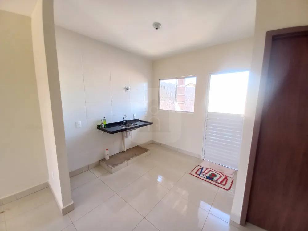 Alugar Casa / Padr&atilde;o em Uberl&acirc;ndia R$ 1.200,00 - Foto 4