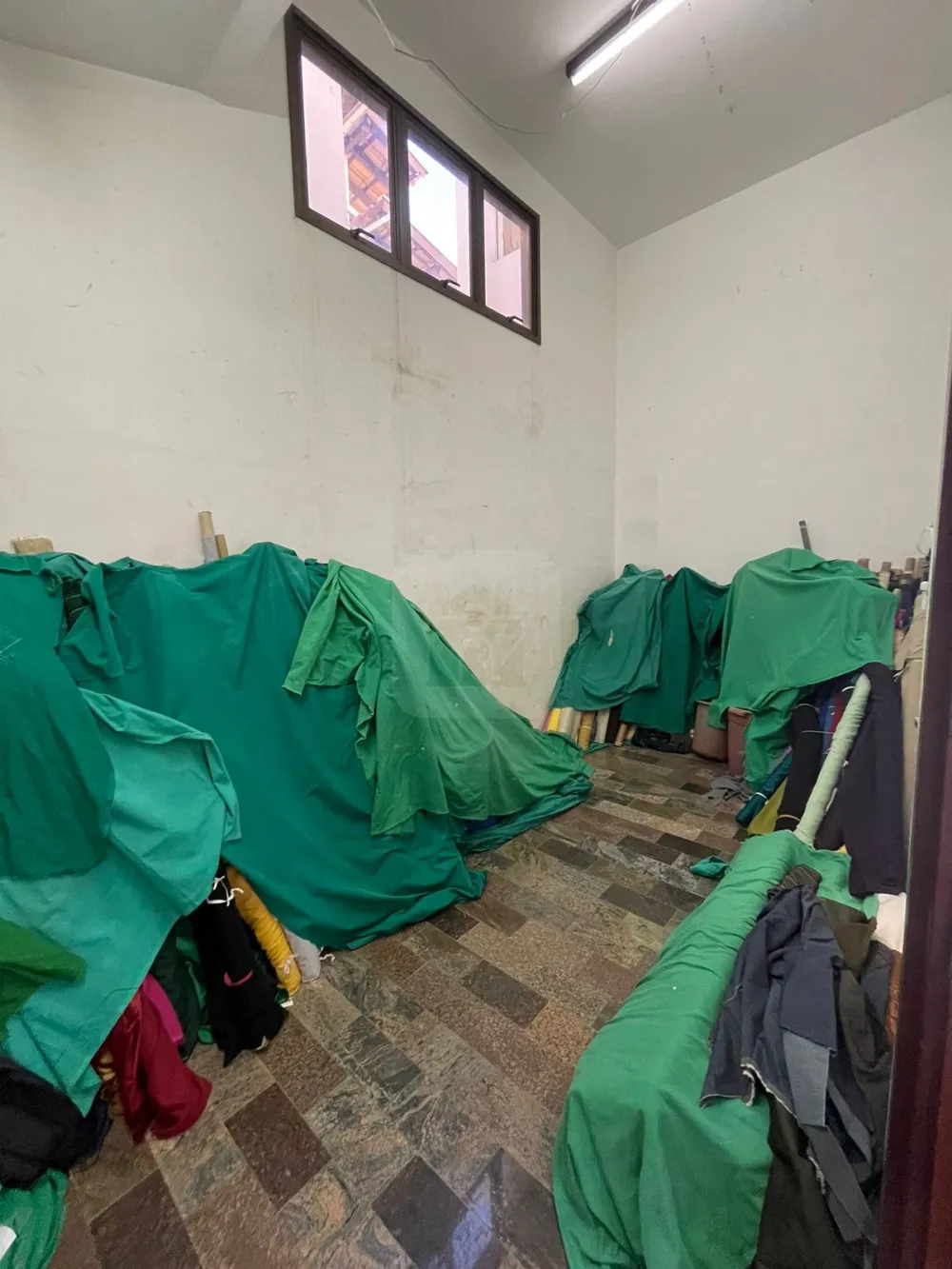 Alugar Comercial / Sala Comercial em Araguari R$ 5.000,00 - Foto 6