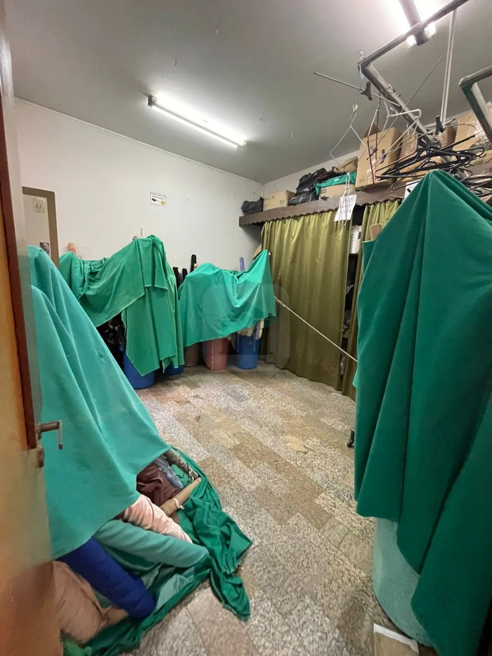 Alugar Comercial / Sala Comercial em Araguari R$ 5.000,00 - Foto 9