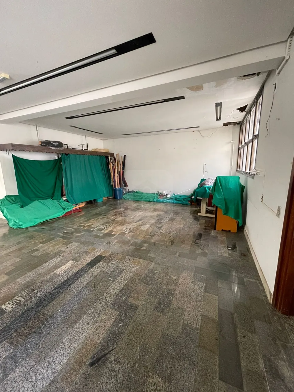 Alugar Comercial / Sala Comercial em Araguari R$ 5.000,00 - Foto 11