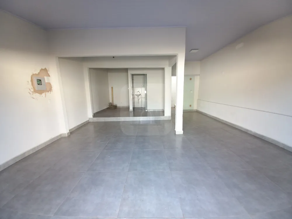 Alugar Comercial / C&ocirc;modo em Uberl&acirc;ndia R$ 1.300,00 - Foto 2