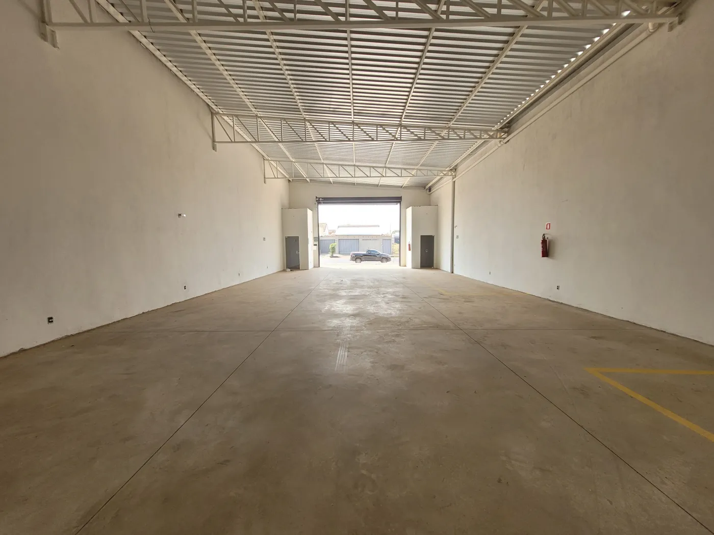 Alugar Comercial / Loja em Uberl&acirc;ndia R$ 5.660,00 - Foto 3