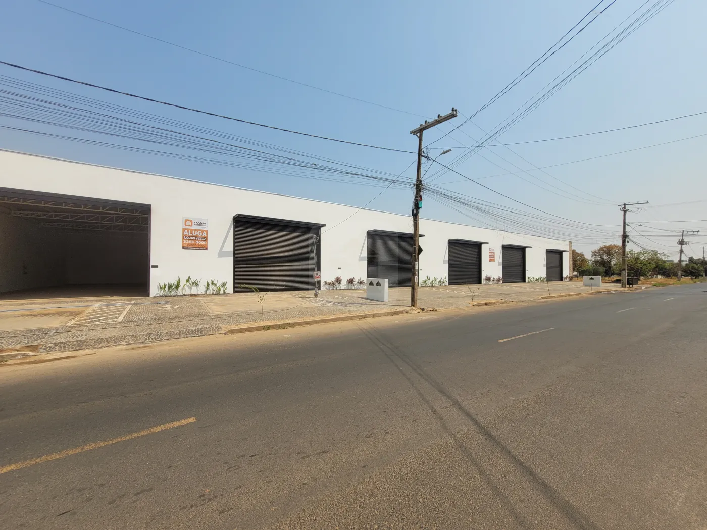 Alugar Comercial / Loja em Uberl&acirc;ndia R$ 4.650,00 - Foto 9