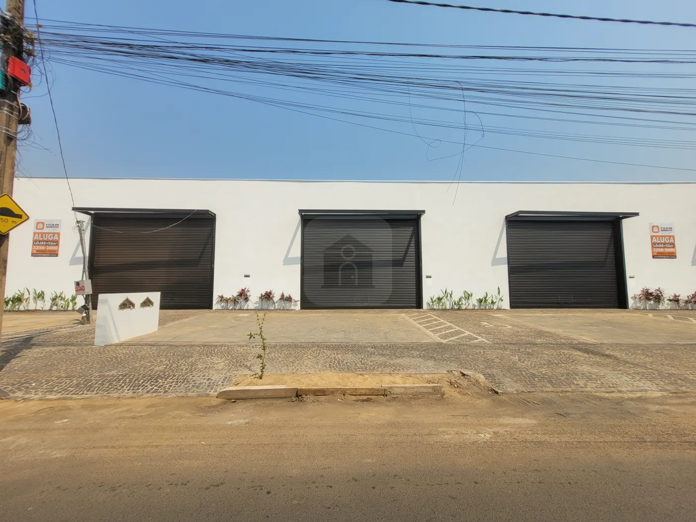 Alugar Comercial / Loja em Uberl&acirc;ndia R$ 4.850,00 - Foto 1