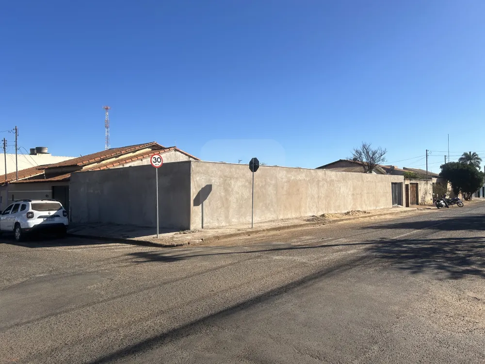 Alugar Terreno / Padr&atilde;o em Uberl&acirc;ndia R$ 1.000,00 - Foto 1