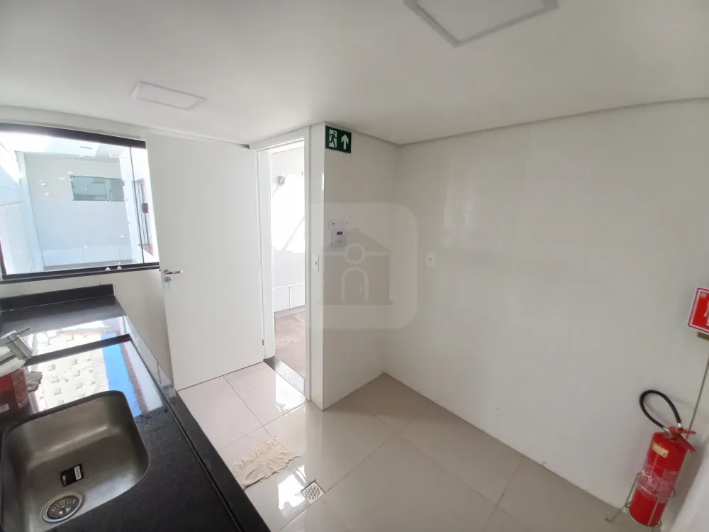 Alugar Comercial / Casa Comercial em Uberl&acirc;ndia R$ 8.000,00 - Foto 10