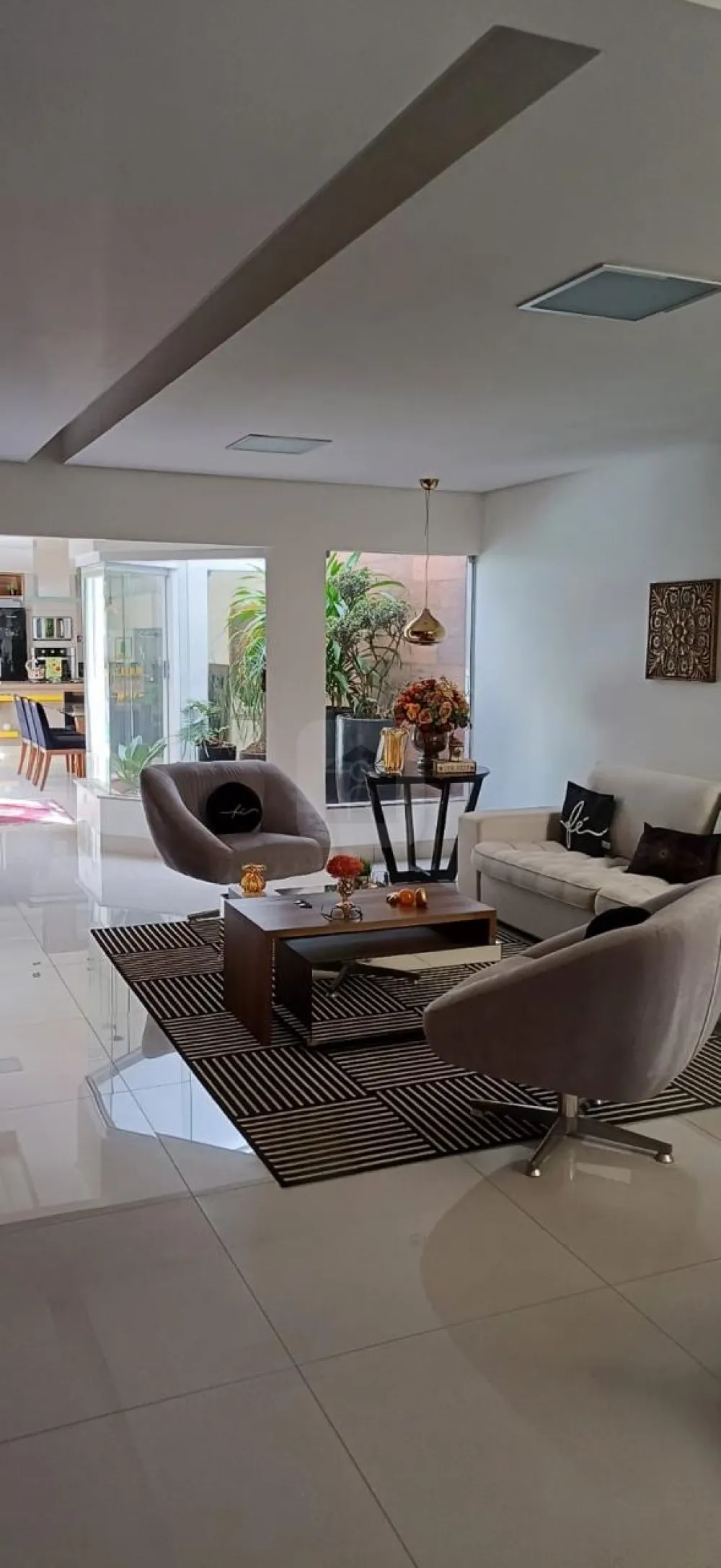 Comprar Casa / Sobrado em Araguari R$ 1.500.000,00 - Foto 1