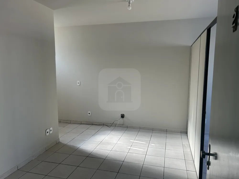 Alugar Comercial / Sala Comercial em Uberl&acirc;ndia R$ 900,00 - Foto 1