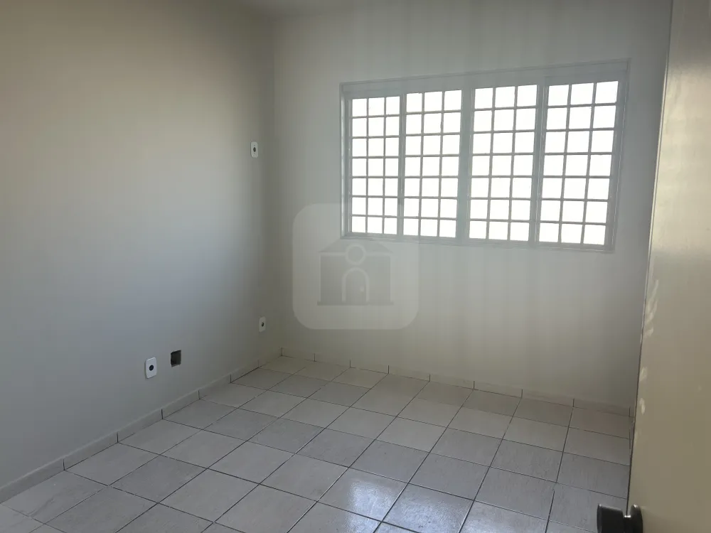 Alugar Comercial / Sala Comercial em Uberl&acirc;ndia R$ 900,00 - Foto 2