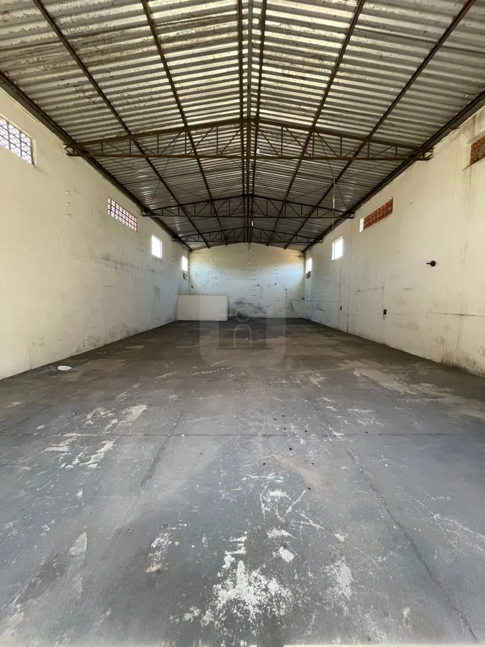 Alugar Comercial / Galp&atilde;o em Araguari R$ 2.800,00 - Foto 4