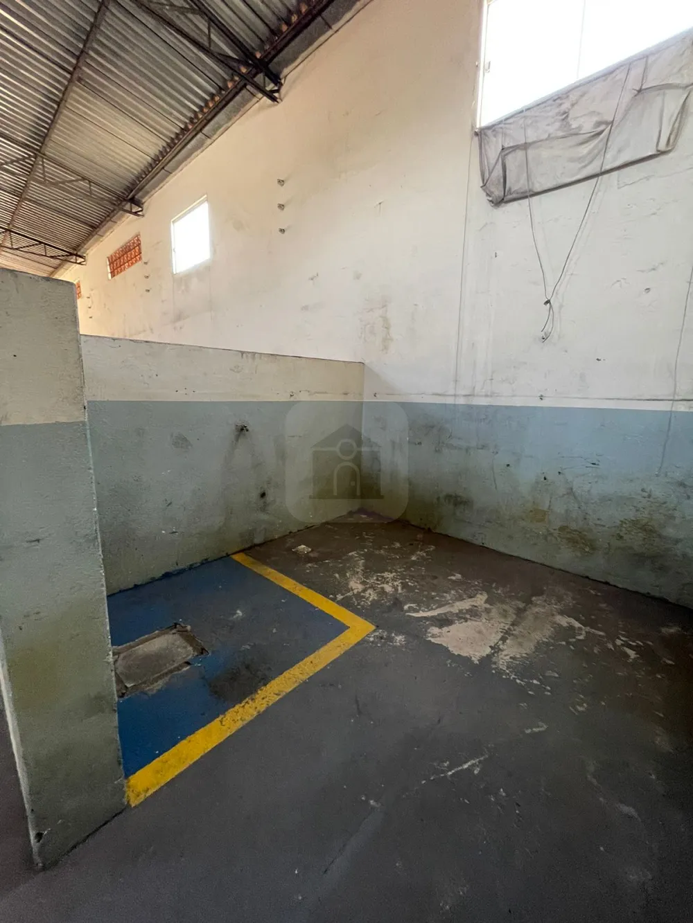 Alugar Comercial / Galp&atilde;o em Araguari R$ 2.800,00 - Foto 5