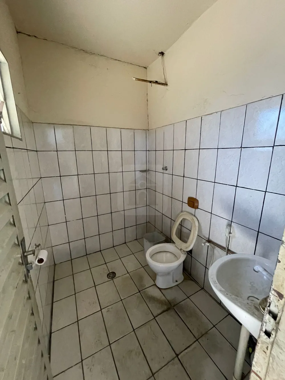 Alugar Comercial / Galp&atilde;o em Araguari R$ 2.800,00 - Foto 8