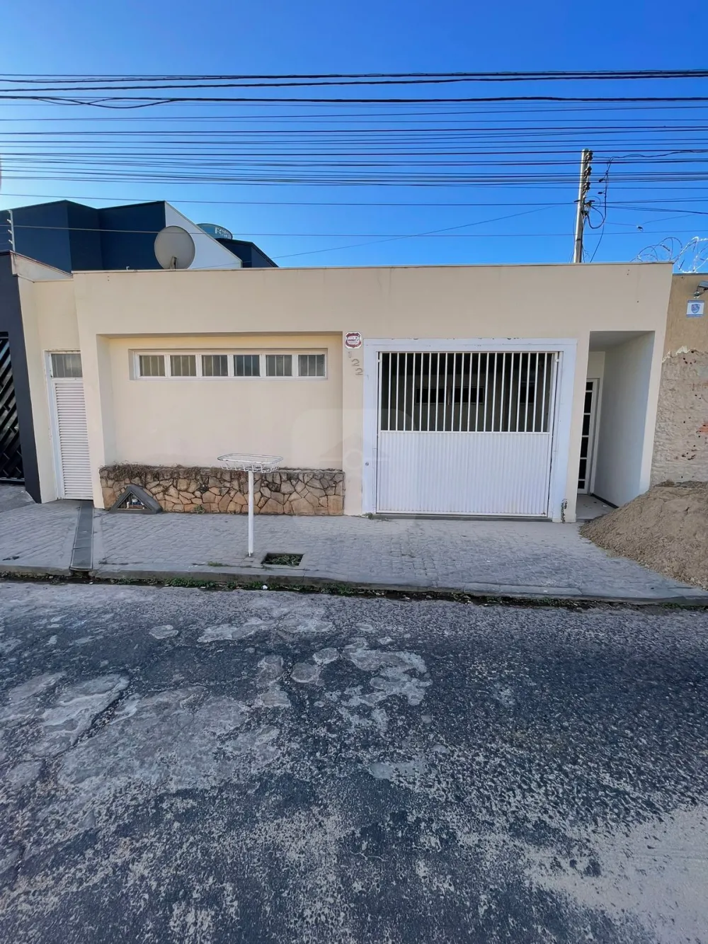 Comprar Casa / Padr&atilde;o em Araguari R$ 500.000,00 - Foto 1