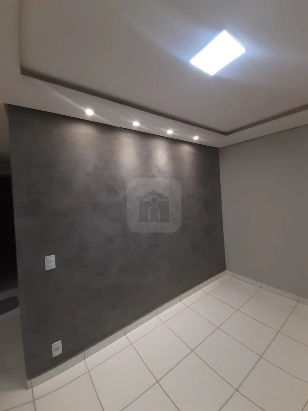 Comprar Apartamento / Padr&atilde;o em Uberl&acirc;ndia R$ 230.000,00 - Foto 2