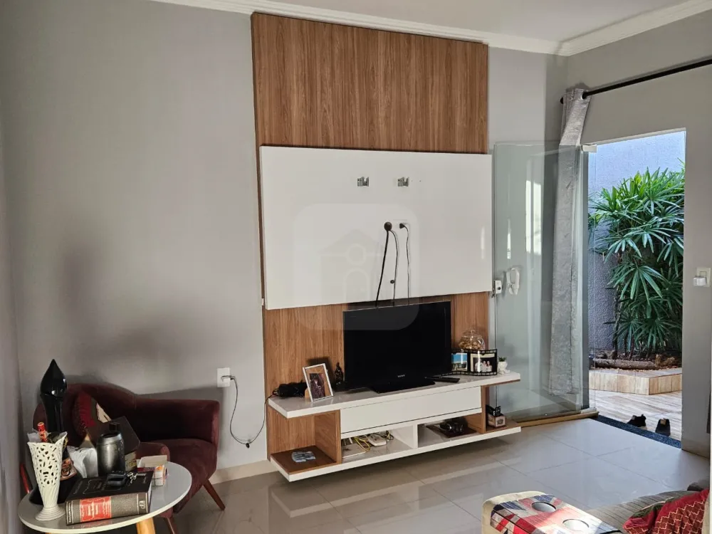 Alugar Casa / Padr&atilde;o em Uberl&acirc;ndia R$ 4.000,00 - Foto 4