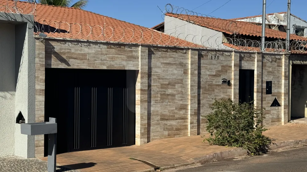 Alugar Casa / Padr&atilde;o em Uberl&acirc;ndia R$ 4.000,00 - Foto 1