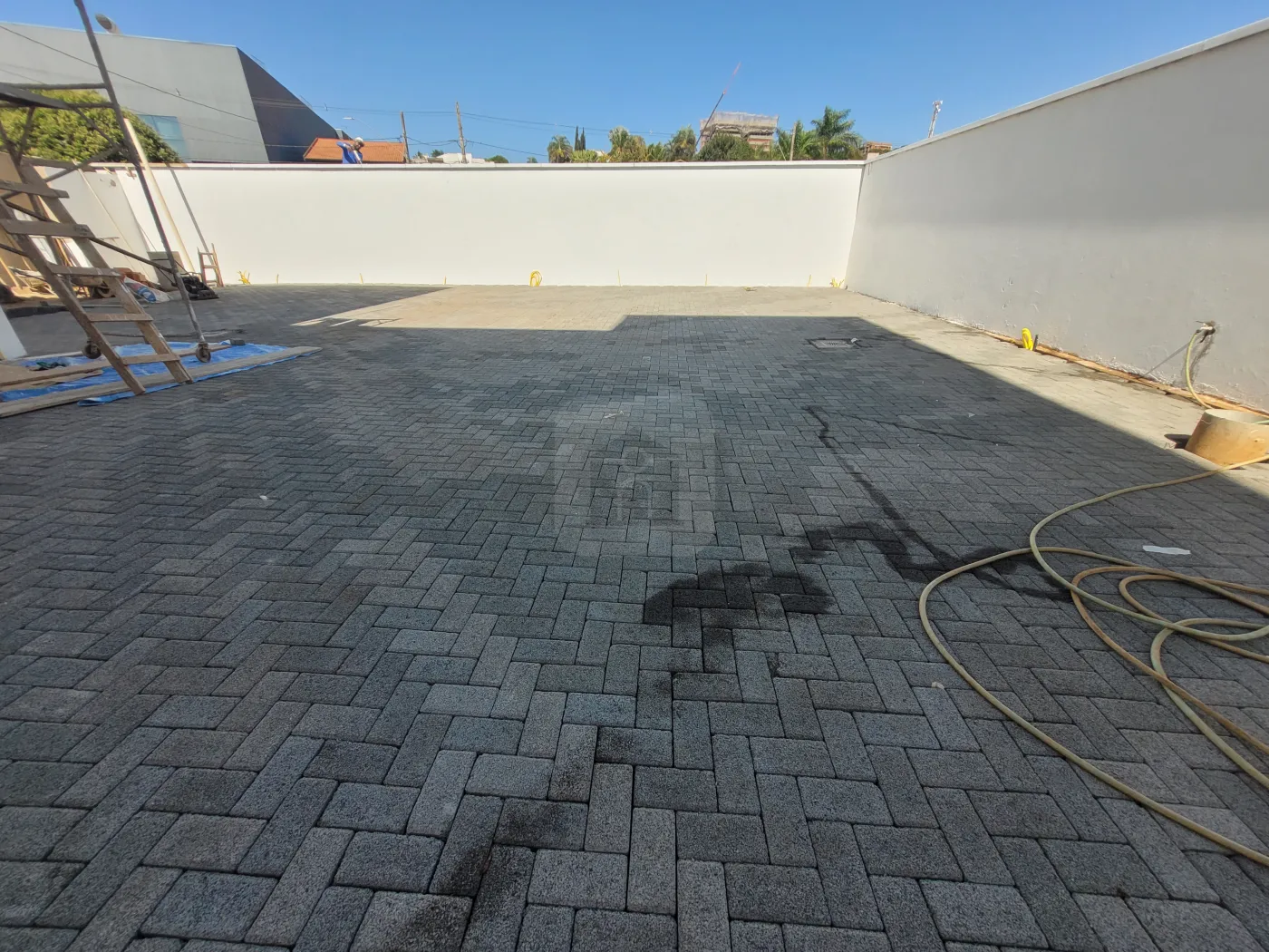 Alugar Comercial / Loja em Uberl&acirc;ndia R$ 6.175,00 - Foto 9