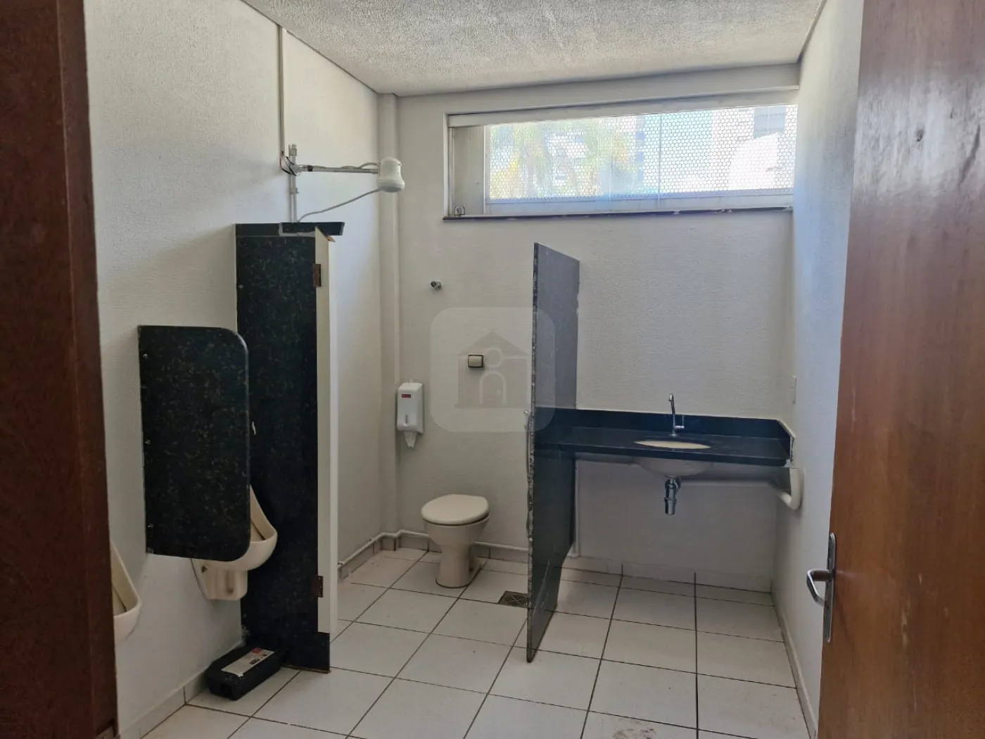 Alugar Comercial / Loja em Uberl&acirc;ndia R$ 22.000,00 - Foto 23