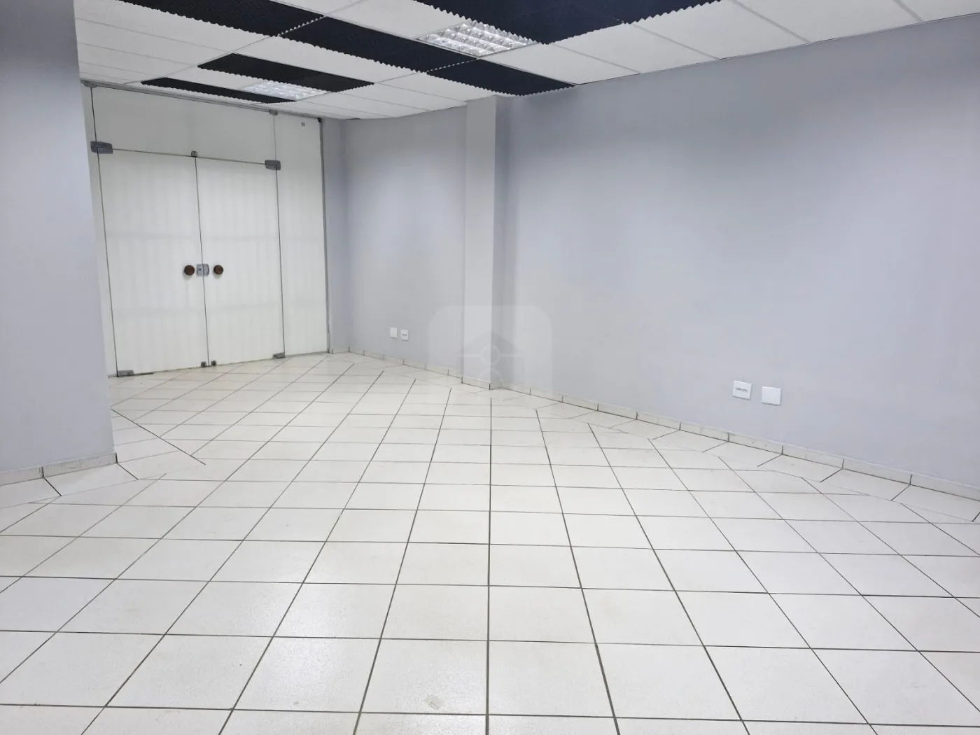 Alugar Comercial / Loja em Uberl&acirc;ndia R$ 22.000,00 - Foto 15