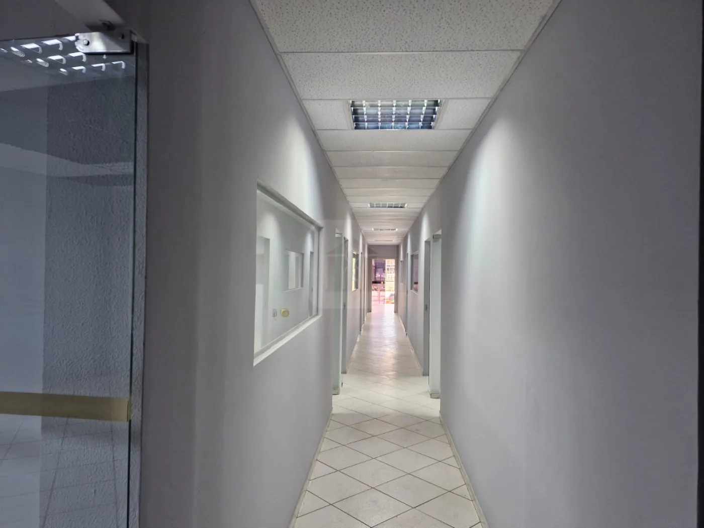 Alugar Comercial / Loja em Uberl&acirc;ndia R$ 22.000,00 - Foto 13