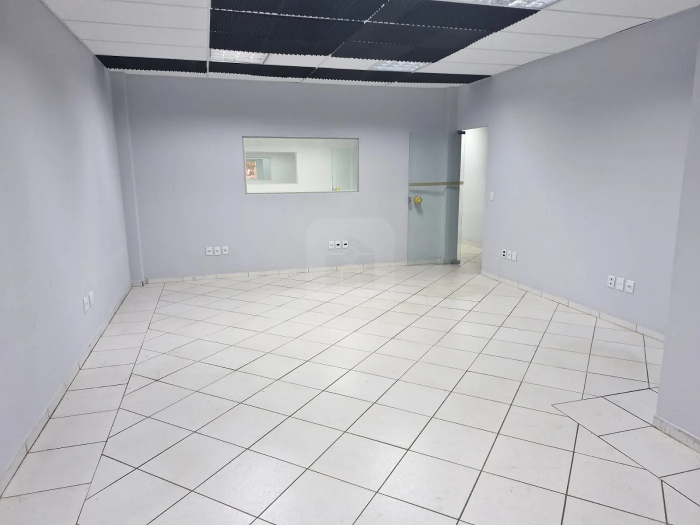 Alugar Comercial / Loja em Uberl&acirc;ndia R$ 22.000,00 - Foto 11