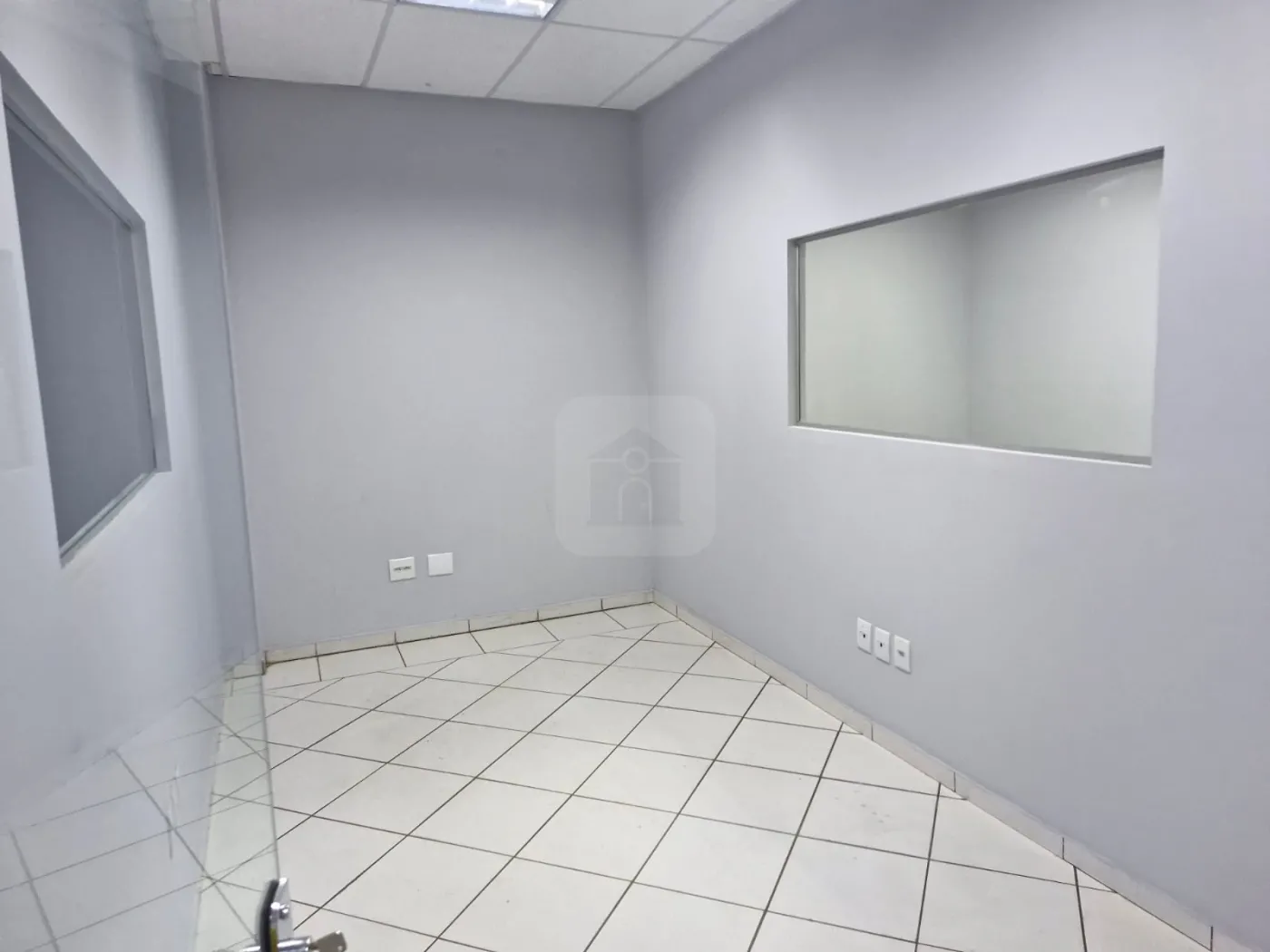 Alugar Comercial / Loja em Uberl&acirc;ndia R$ 22.000,00 - Foto 8