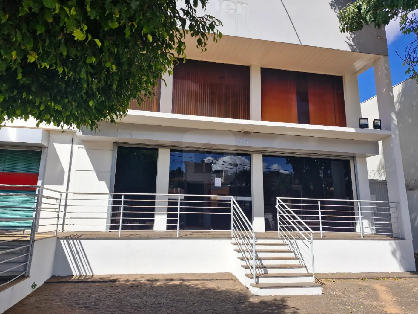 Alugar Comercial / Loja em Uberl&acirc;ndia R$ 22.000,00 - Foto 2