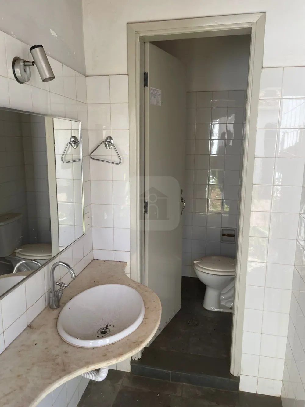 Alugar Casa / Sobrado em Araguari R$ 6.900,00 - Foto 13