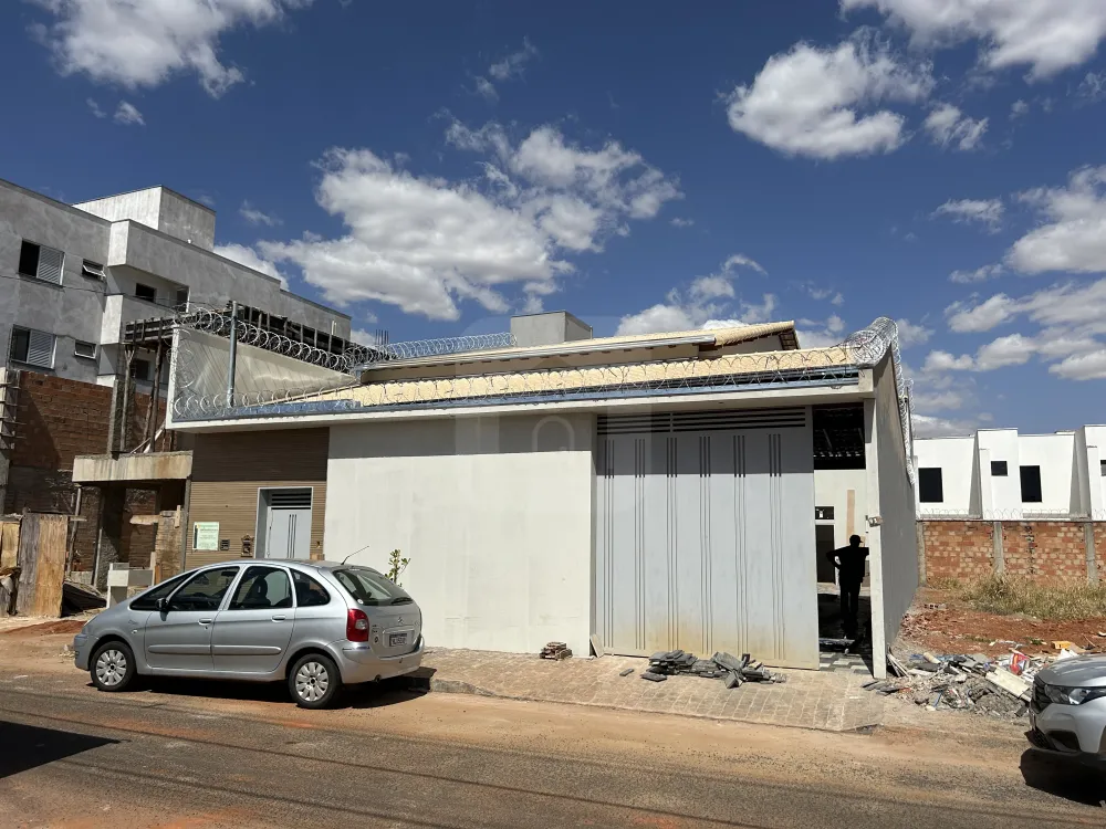 Alugar Casa / Padr&atilde;o em Uberl&acirc;ndia R$ 4.000,00 - Foto 1