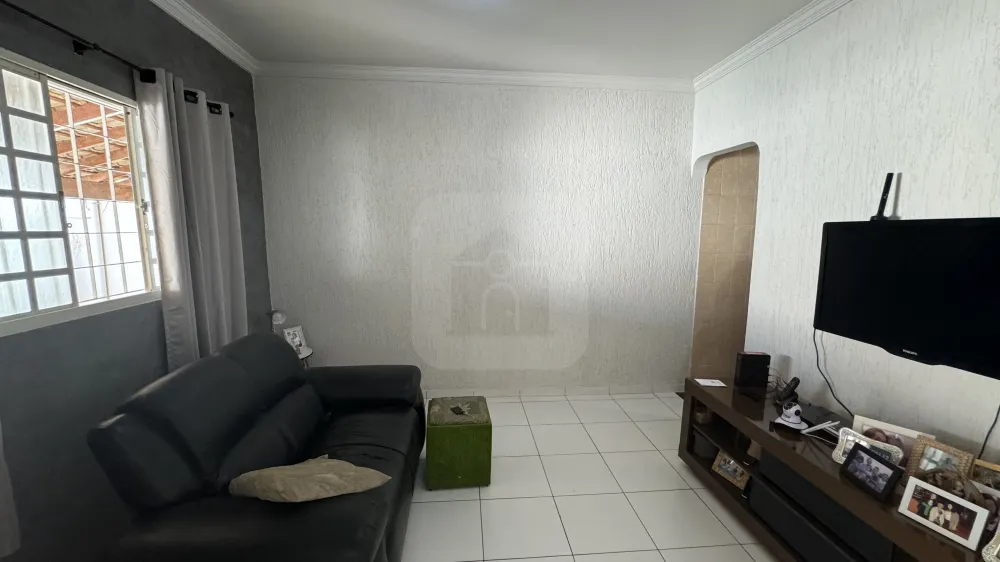 Alugar Casa / Padr&atilde;o em Uberl&acirc;ndia R$ 2.300,00 - Foto 1