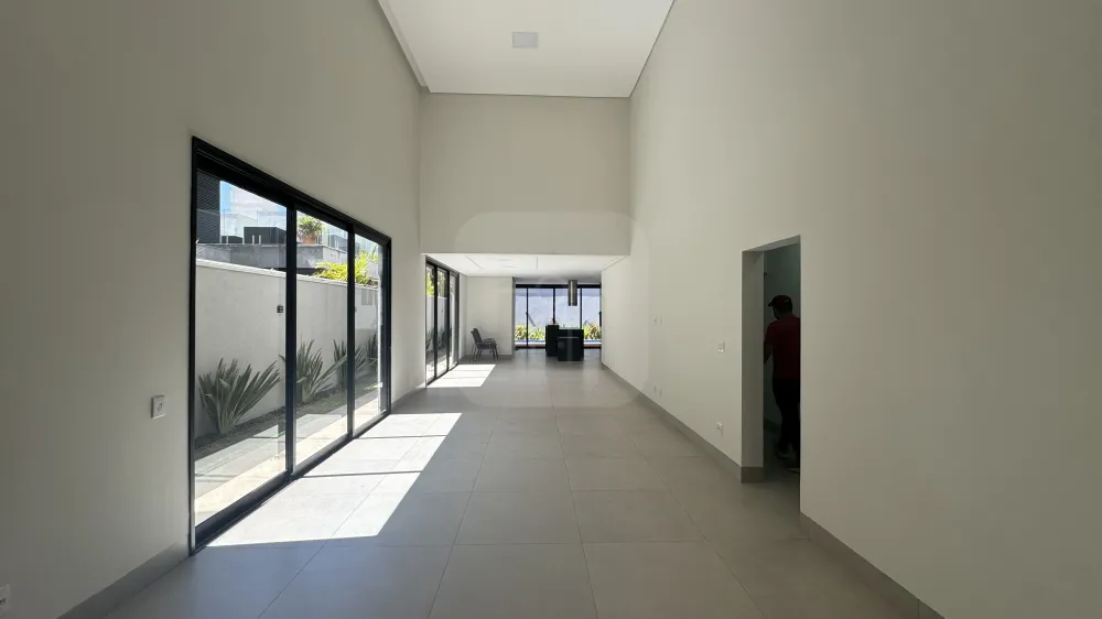 Alugar Casa / Condom&iacute;nio ou Loteamento Fechado em Uberl&acirc;ndia R$ 14.500,00 - Foto 1