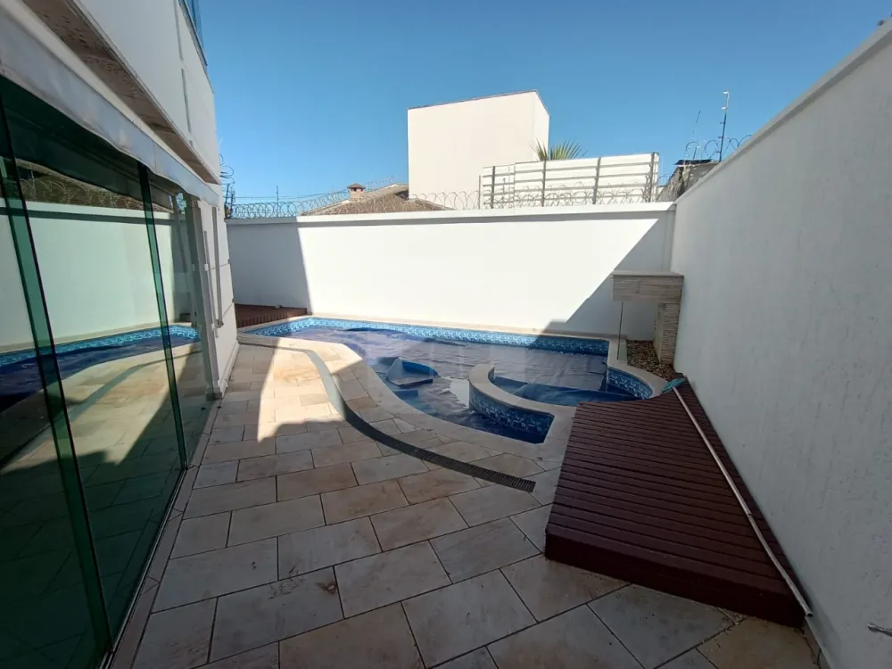 Alugar Casa / Condom&iacute;nio ou Loteamento Fechado em Uberl&acirc;ndia R$ 8.000,00 - Foto 23