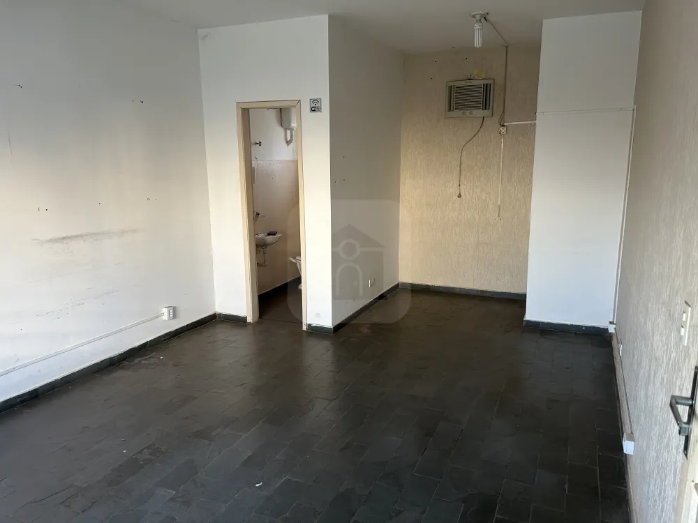 Alugar Comercial / Sala Comercial em Uberl&acirc;ndia R$ 800,00 - Foto 2