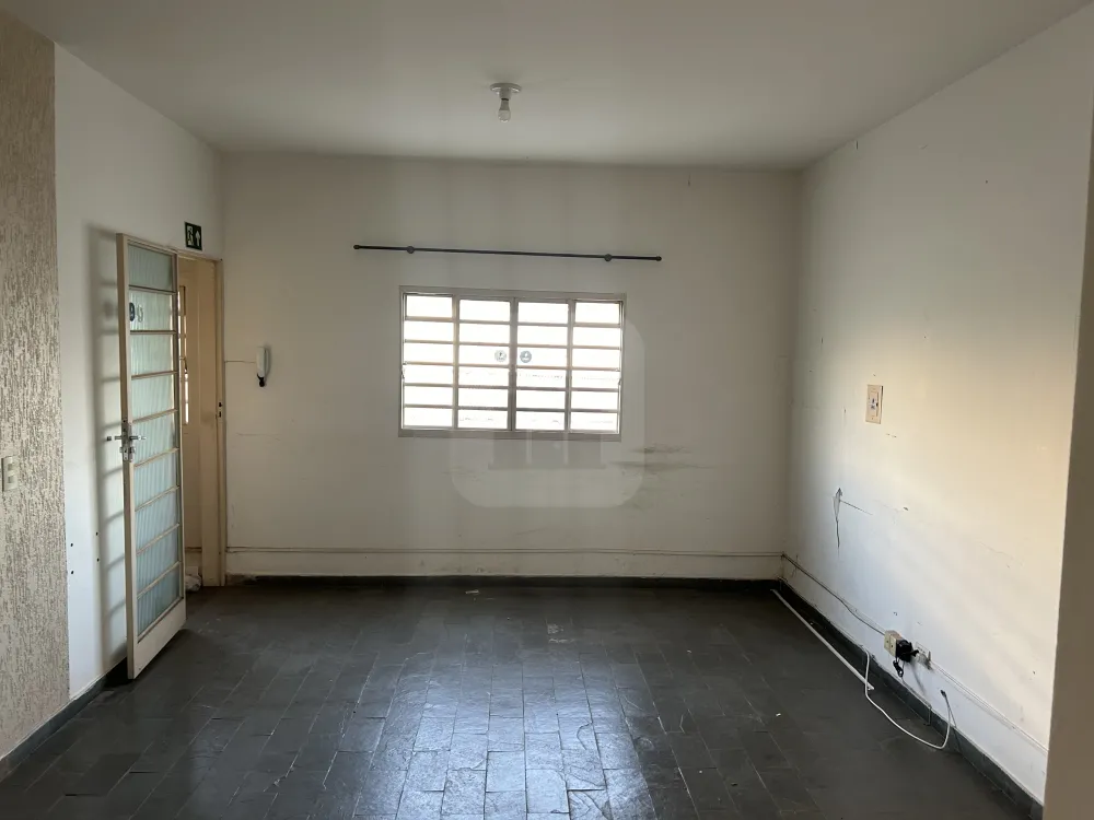 Alugar Comercial / Sala Comercial em Uberl&acirc;ndia R$ 800,00 - Foto 3