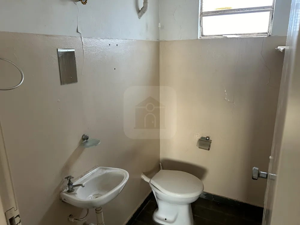 Alugar Comercial / Sala Comercial em Uberl&acirc;ndia R$ 800,00 - Foto 4