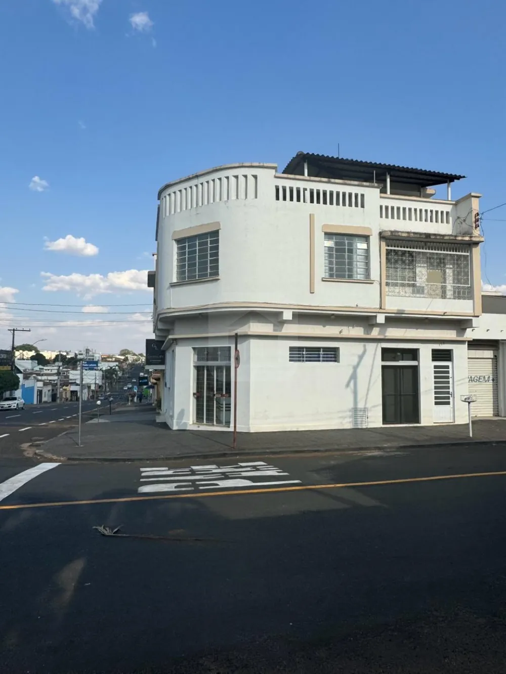 Alugar Comercial / Pr&eacute;dio em Araguari R$ 1.650,00 - Foto 3