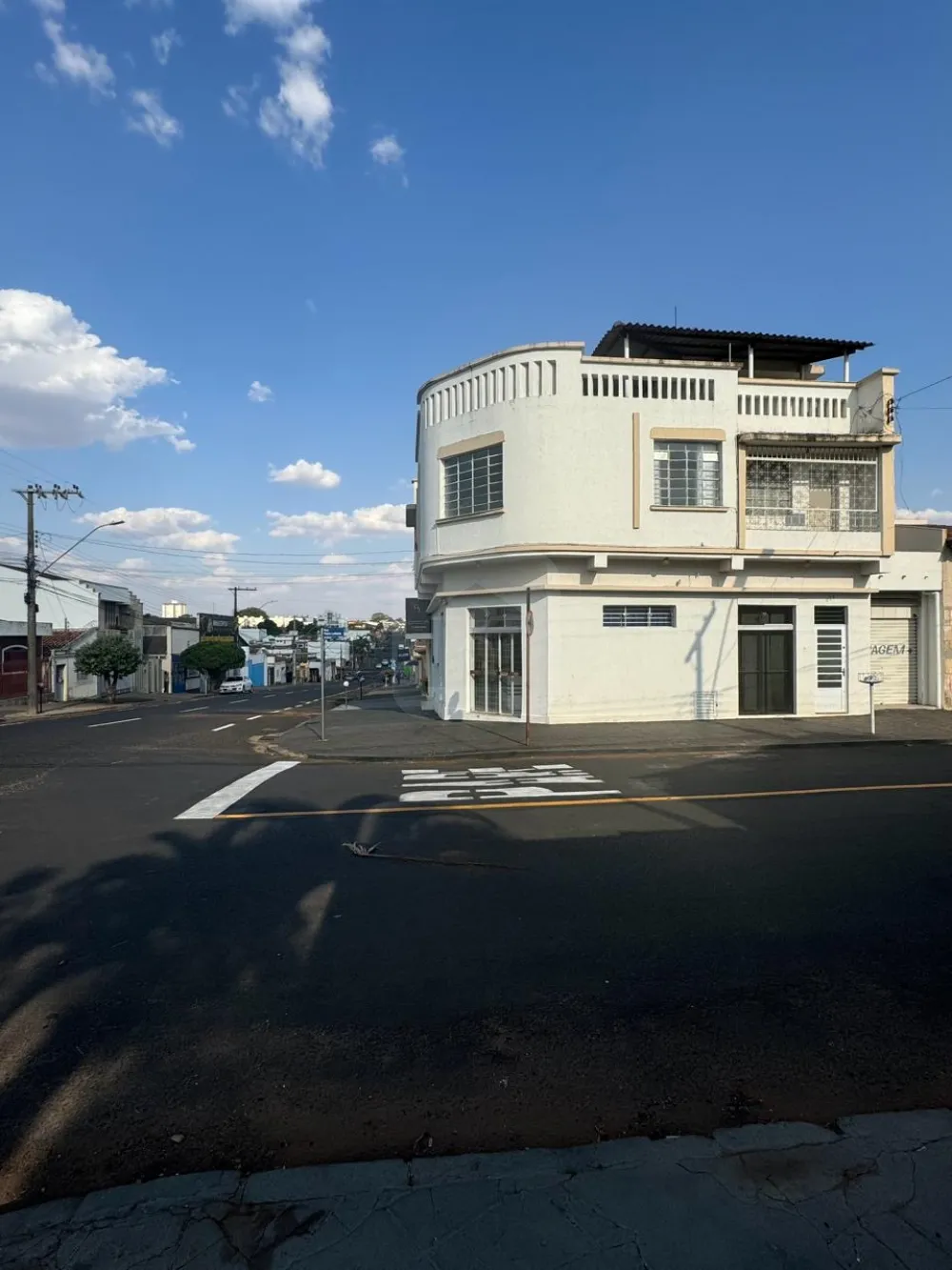 Alugar Comercial / Pr&eacute;dio em Araguari R$ 1.650,00 - Foto 4