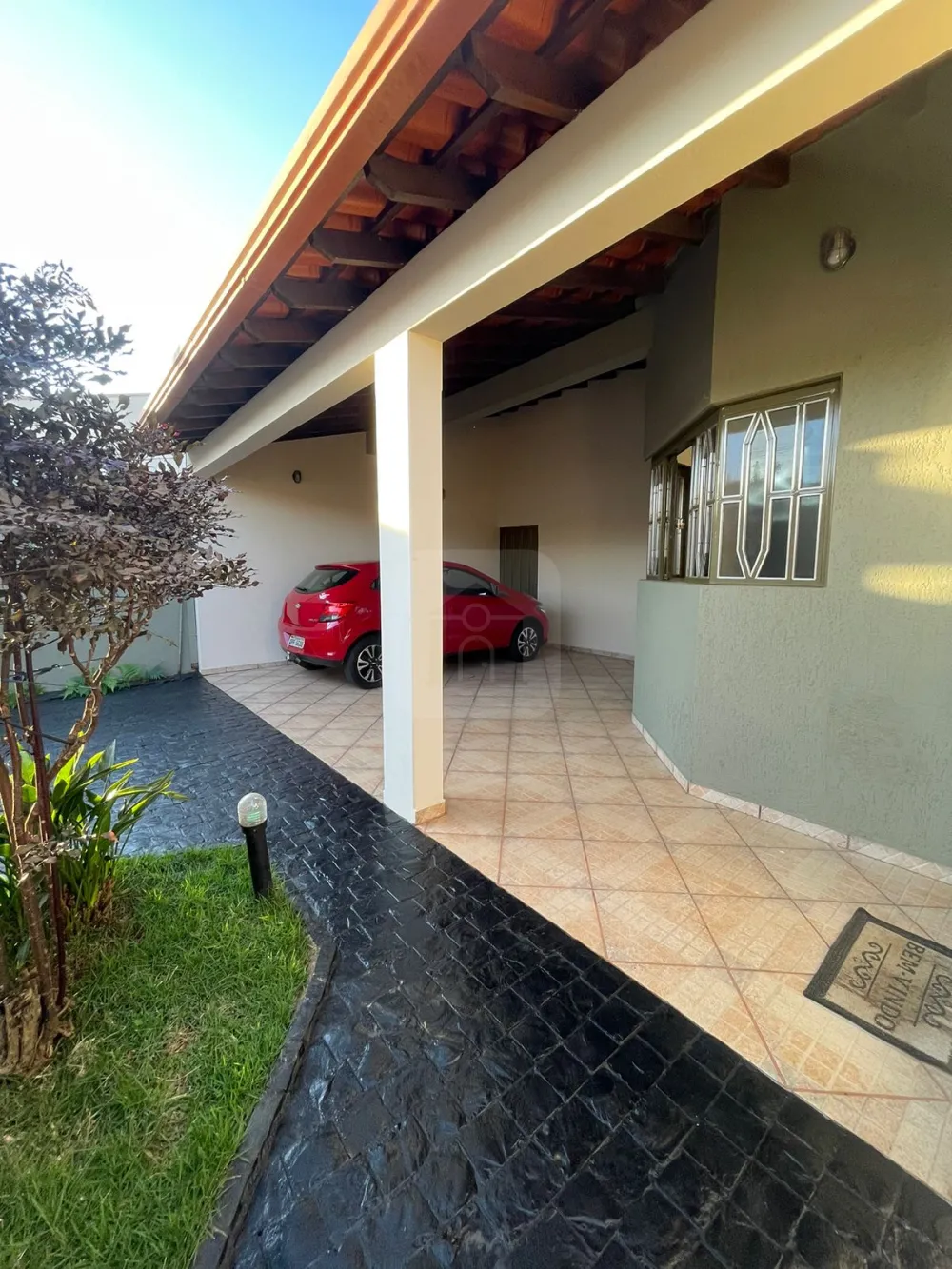 Comprar Casa / Padr&atilde;o em Araguari R$ 680.000,00 - Foto 1
