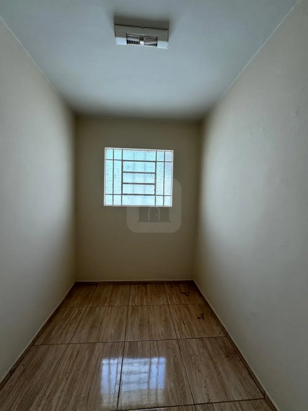 Alugar Comercial / Casa Comercial em Araguari R$ 1.700,00 - Foto 8