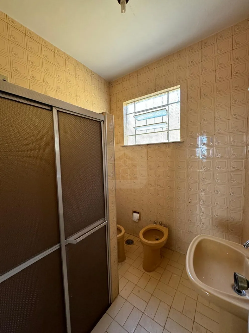 Alugar Comercial / Casa Comercial em Araguari R$ 1.700,00 - Foto 9