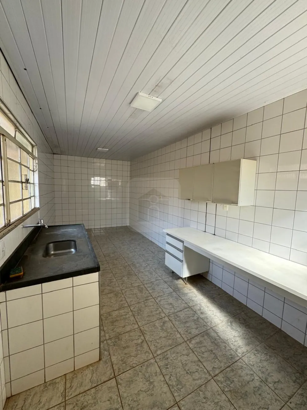 Alugar Comercial / Casa Comercial em Araguari R$ 1.700,00 - Foto 11