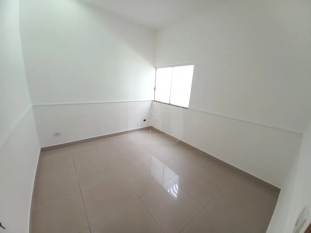 Alugar Casa / Padr&atilde;o em Uberl&acirc;ndia R$ 3.000,00 - Foto 2
