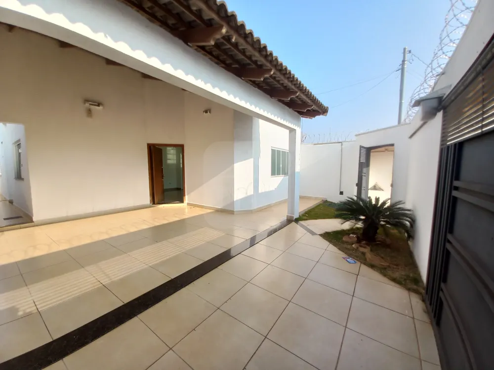Alugar Casa / Padr&atilde;o em Uberl&acirc;ndia R$ 3.000,00 - Foto 17