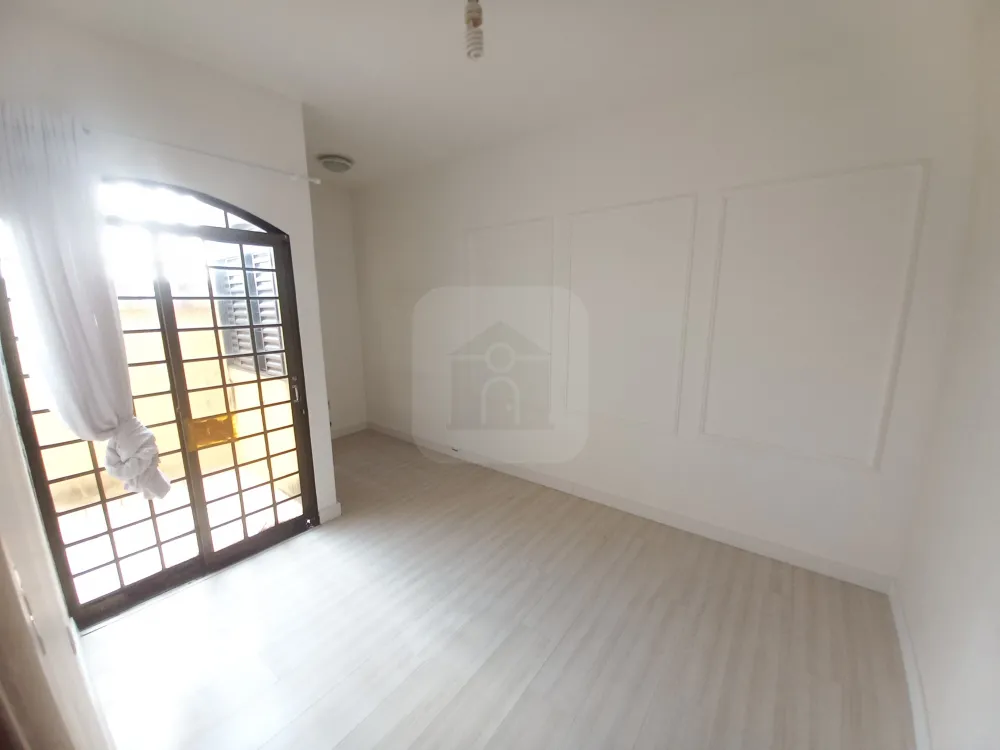 Alugar Apartamento / Sobrado em Uberl&acirc;ndia R$ 2.100,00 - Foto 2