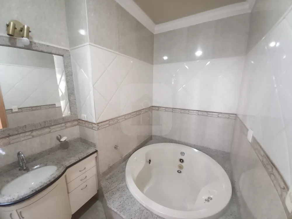 Alugar Apartamento / Sobrado em Uberl&acirc;ndia R$ 2.100,00 - Foto 3