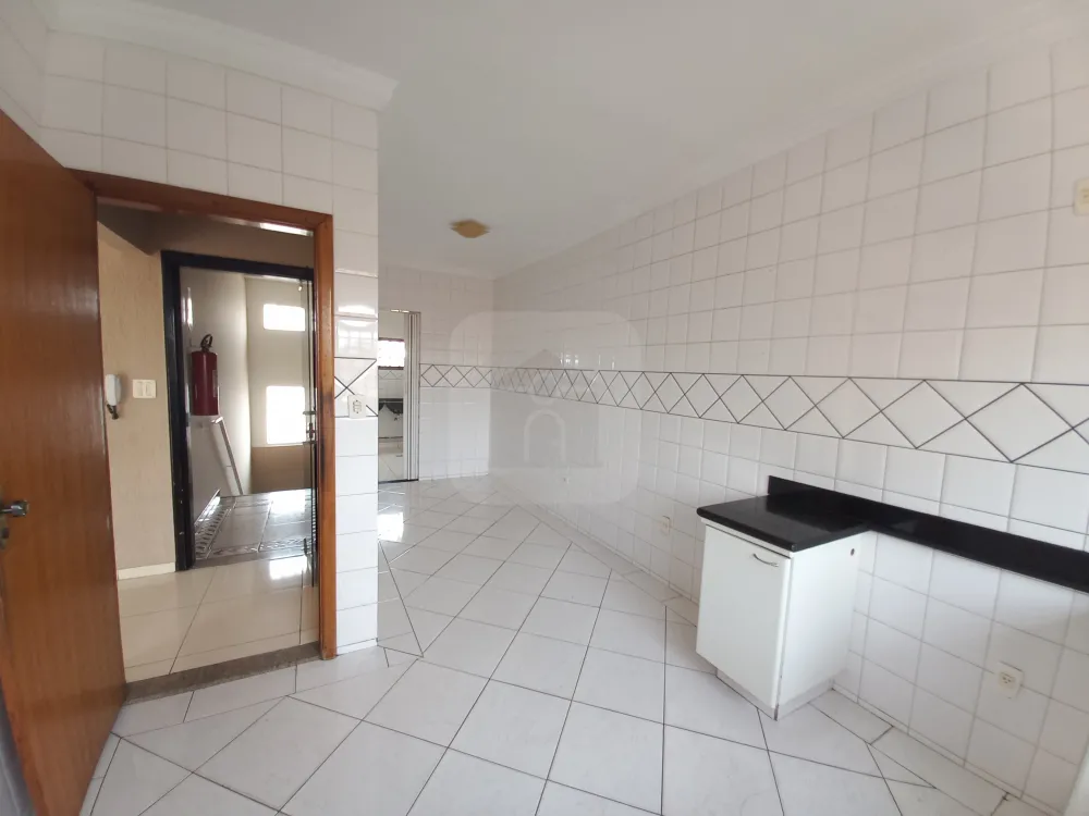 Alugar Apartamento / Sobrado em Uberl&acirc;ndia R$ 2.100,00 - Foto 5