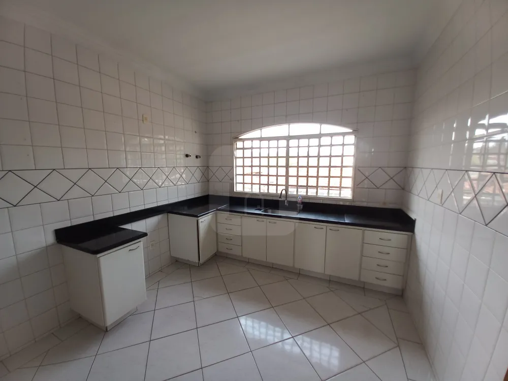 Alugar Apartamento / Sobrado em Uberl&acirc;ndia R$ 2.100,00 - Foto 12